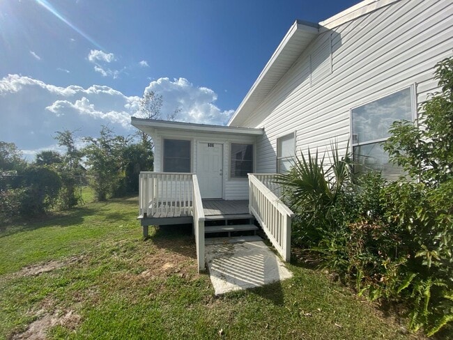 Charming 3Bed/2Ba Duplex Unit Conveniently... - Charming 3Bed/2Ba Duplex Unit Conveniently... Casa