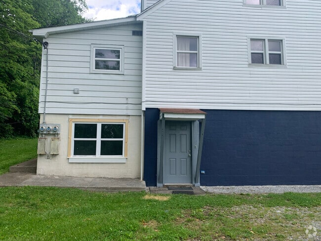 Building Photo - 1521 E Main St Unit B Rental