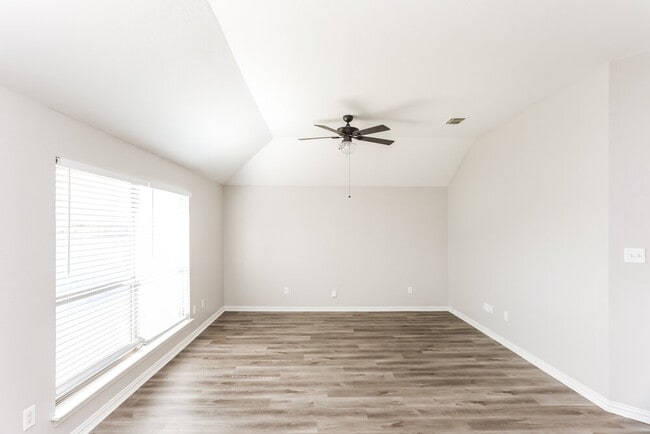 Photo - 205 S Chestnut St