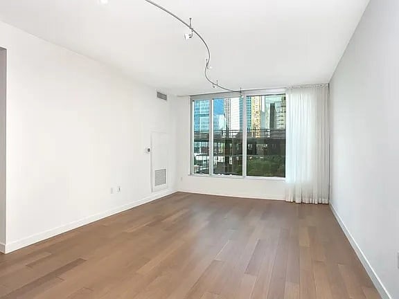 Photo - 301 Main St Unidad 4A