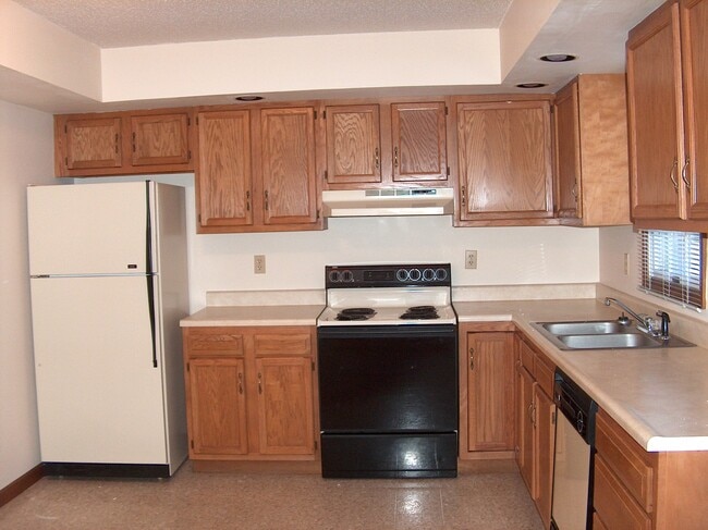 Appliances included - 823 E Franklin St Unidad C