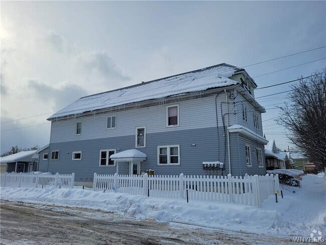 Building Photo - 369 Reiman St Rental