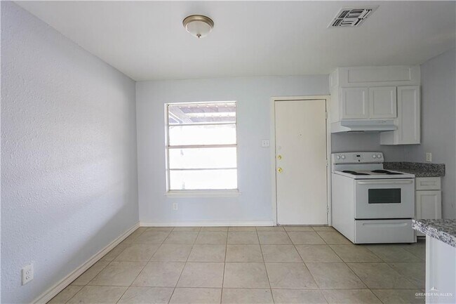 Photo - 720 E Sugarcane Dr