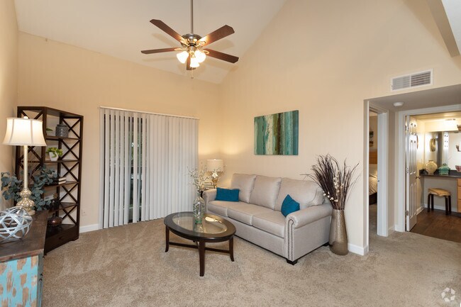 1BR, 2BA - 875 SF Model - Stonegate Apartments