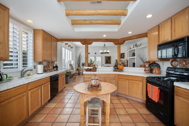 54605 Avenida Vallejo