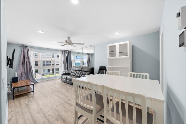 Photo - 3851 N Ocean Blvd Unidad 202