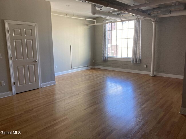 Photo - 4 Sheridan Ave Unit 5B