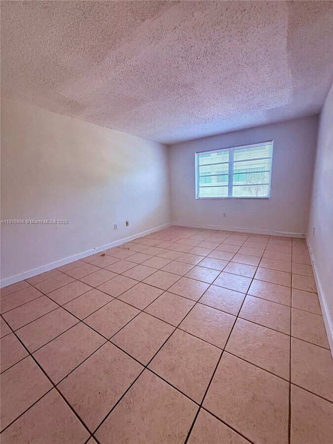 Photo - 13920 Lake Placid Ct Unit B25