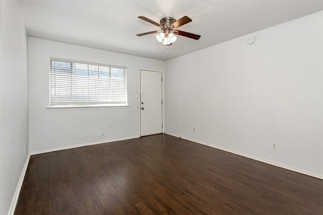 Photo - 5722 Gaston Ave Unit H