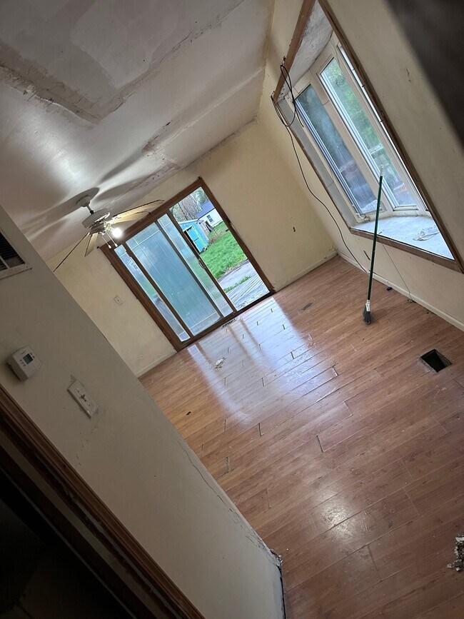 Photo - 3514 Leith St