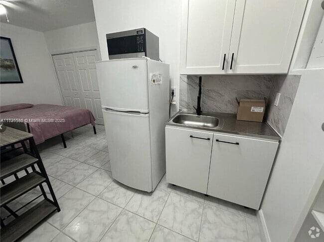 Building Photo - 8442 SW 103rd Ave Unit 8442 Rental