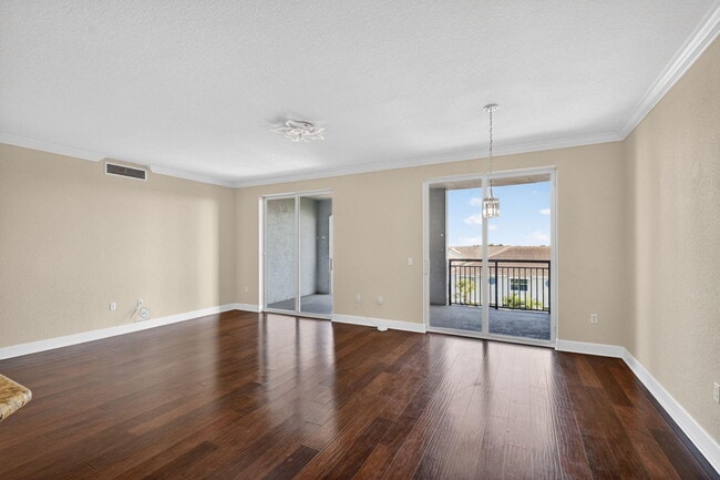 Photo - 1660 Renaissance Commons Blvd Unidad 2517