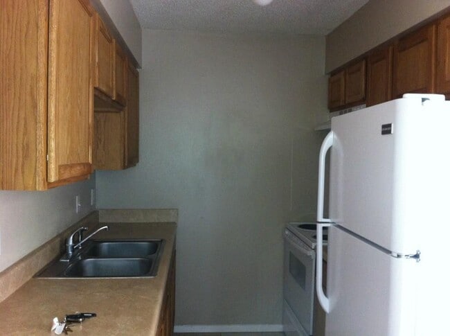 530 W Hopkins St Unit C