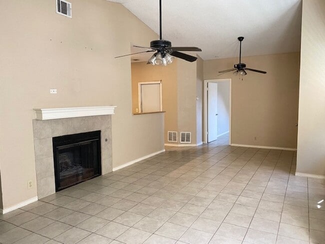 Photo - COMING SOON! Stoneridge Duplex Well-Maintained 3 Bedroom