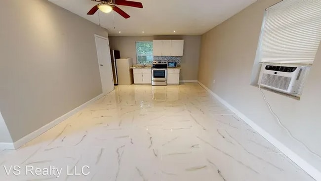 Photo - 1374 Agnes St