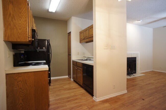 Photo - PRELEASE 8/15/2025 2 bed 2 bath Unit 102