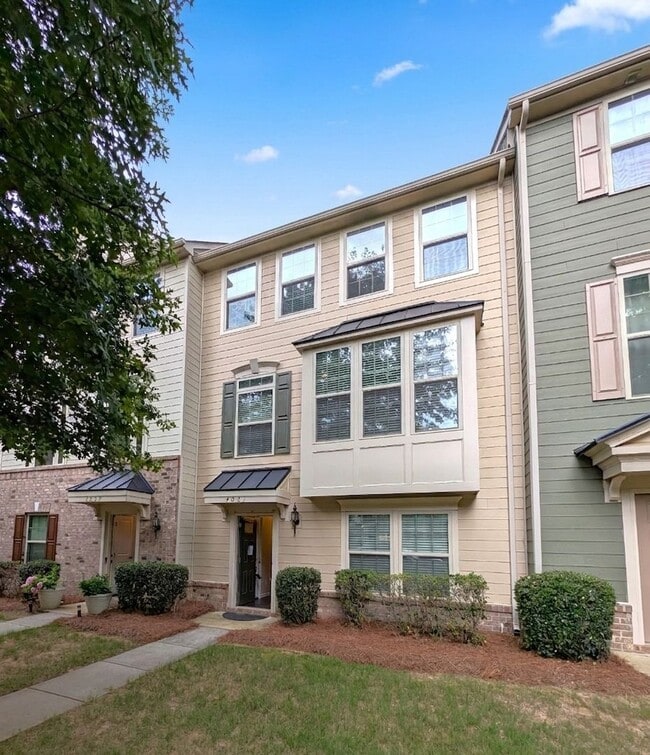 Building Photo - Beautiful Townhome Located in the City Park Community!