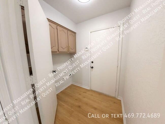 Photo - 1226 Mockingbird Ln