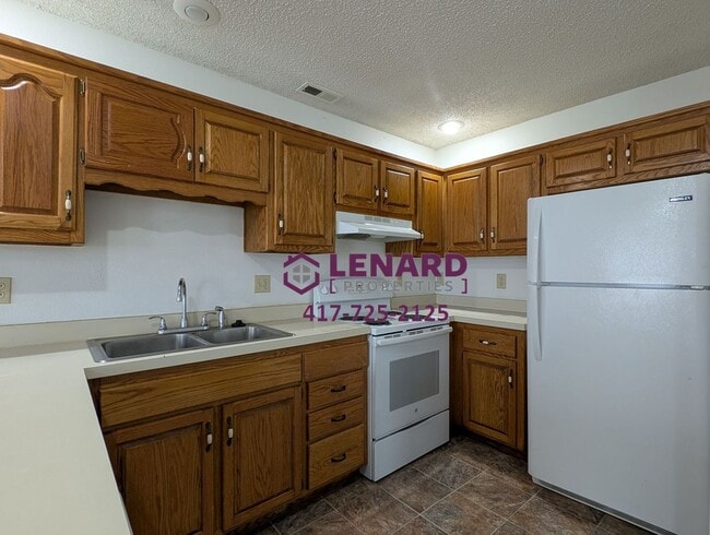 Photo - 2 Bedroom Duplex Ready for Move In!