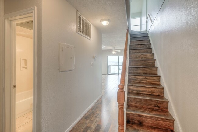 Photo - 445 Carolcrest Ln Unidad 421