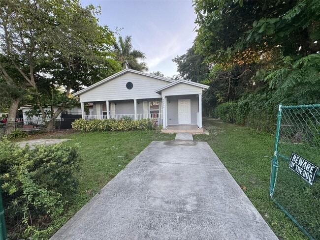 Photo - 22250 Miami Ave Casa
