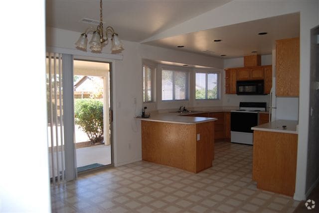 Building Photo - 3748 N Dale Dr Rental