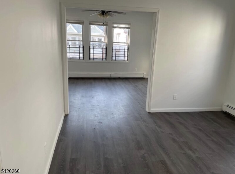 Photo - 194 Hobson St