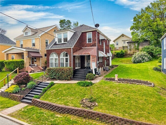 Photo - 1227 Denisonview St