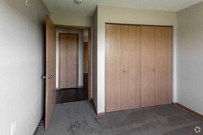 3BR, 1BA - 1,088SF - Bedroom