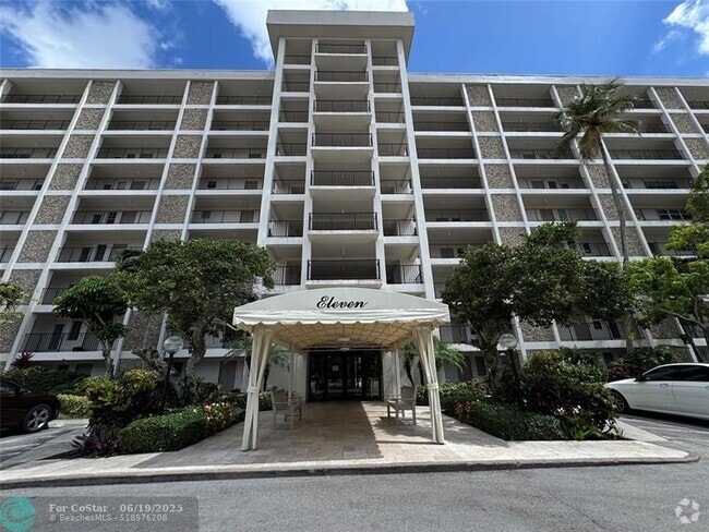 Building Photo - 3200 N Palm Aire Dr Unit 208 Rental