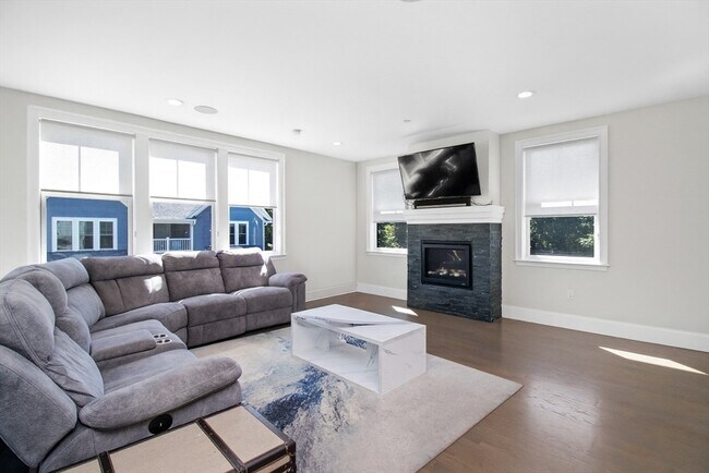 Photo - 2-4 Elm St Unit 3A