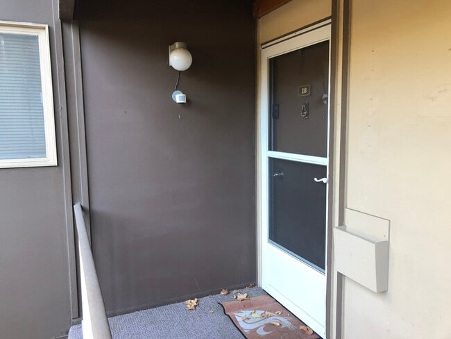 Photo - 1220 NW State St Unit 18
