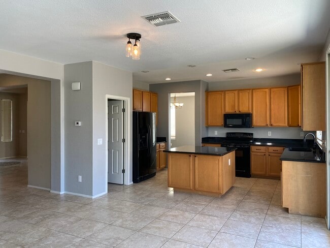 18686 E Mockingbird Dr