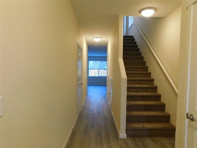 569 - 569 Apartment Unit 1172 SE Academy St.
