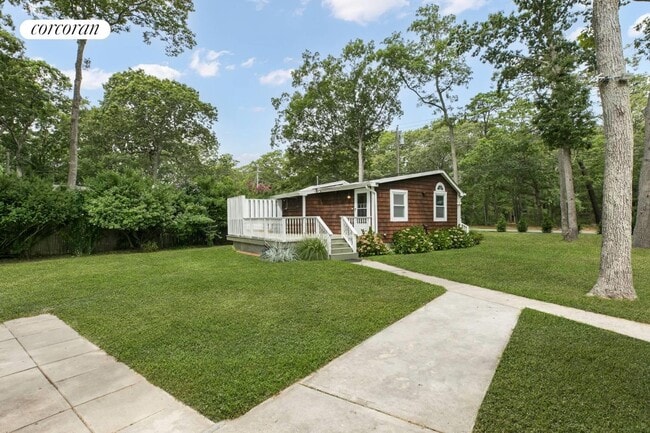 Building Photo - 61 Squires Ave Rental