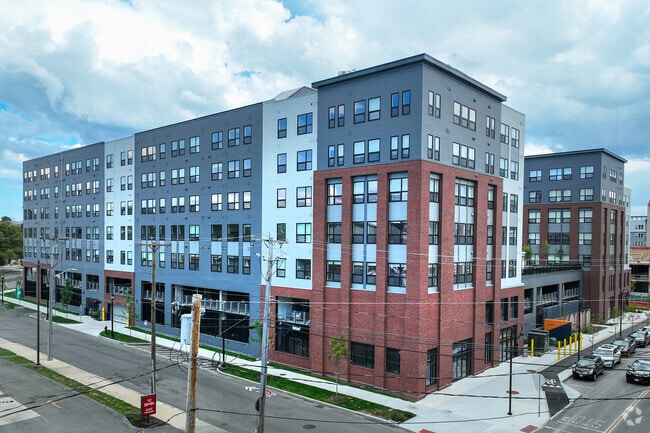 Building Photo - Jade Rental
