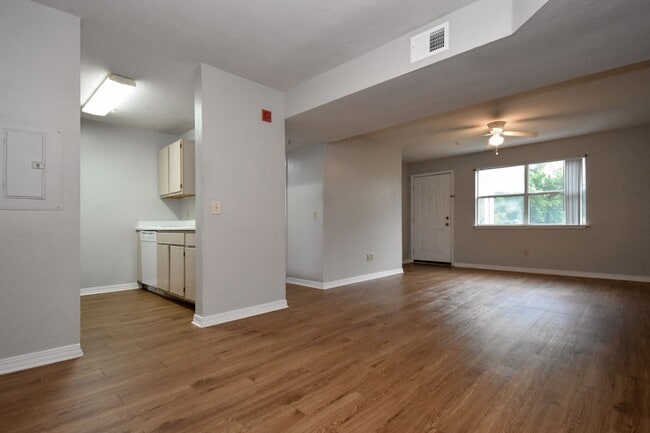 Photo - 2360 SW Archer Rd