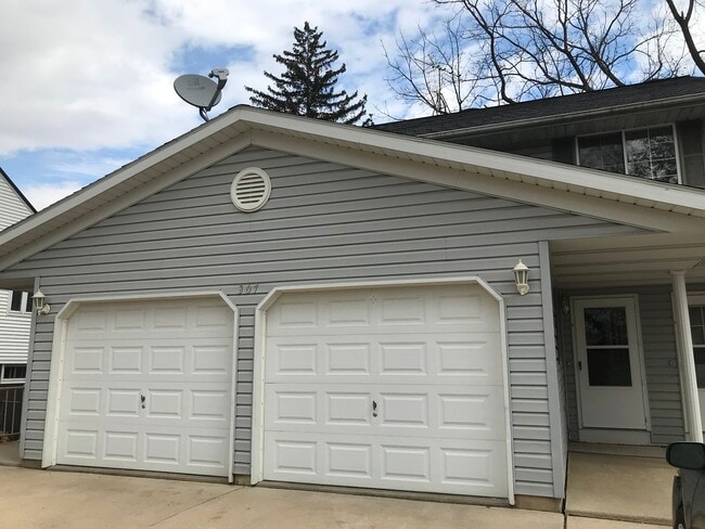 Photo - 307 N Huber St