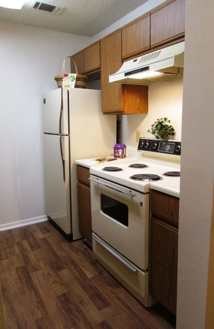 Kitchen - Waldan Pond