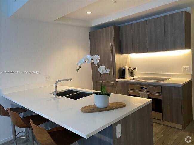 Building Photo - 801 S Miami Ave Unit 2306 Rental