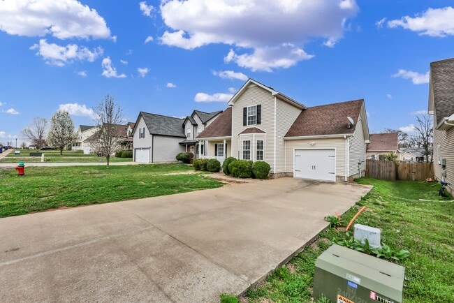 Photo - 4 Bedroom 2 Bath Pet Friendly Home For Rent!