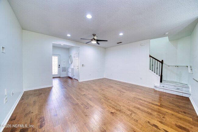 7019 Coldwater Dr