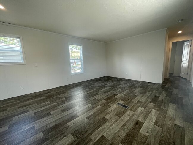 Photo - 15862 Villaire Ave