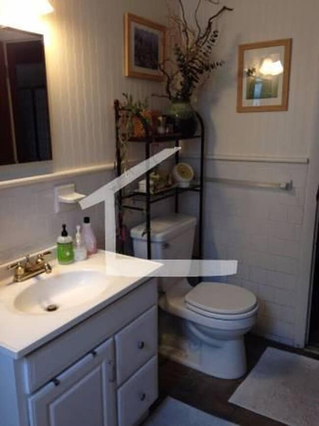 Photo - Amazing Unit in a House