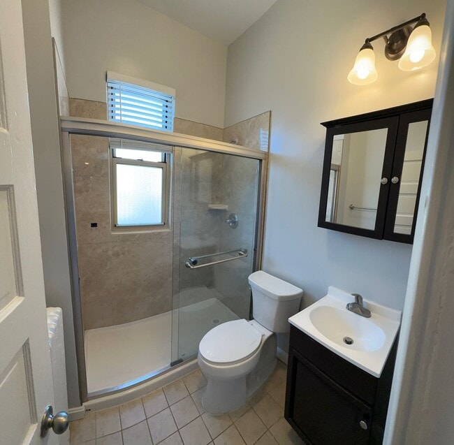 Photo - 715 15th St SE Unit 2