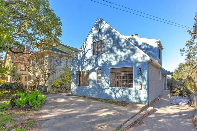 Photo - 3273 Kempton Ave Unit 3273