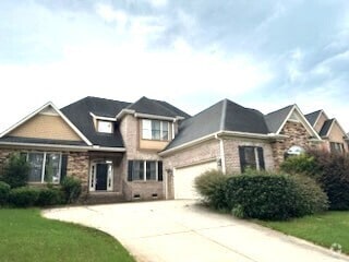 Building Photo - Four Bedroom Brick House for Rent just off...