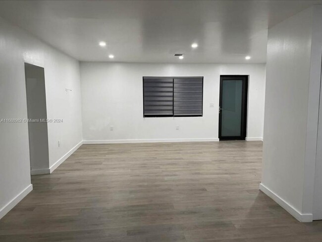 Photo - 1815 SW 67th Ct Apartamento Unidad 2