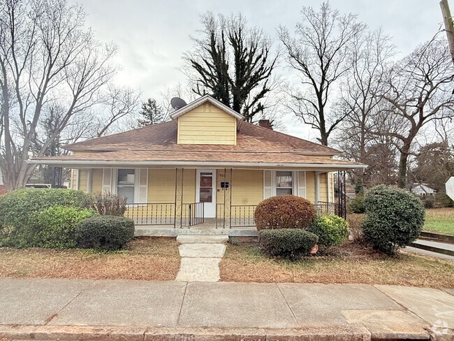 Building Photo - 1400 E Twenty-Fourth St Rental