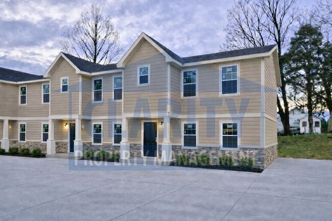 Building Photo - The Crossing on 17th Unit 101